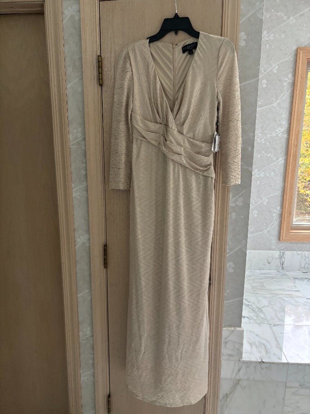 Laundry Shelli Segal Los Angeles Cream Gold Maxi Gown Dress NWT sz 6